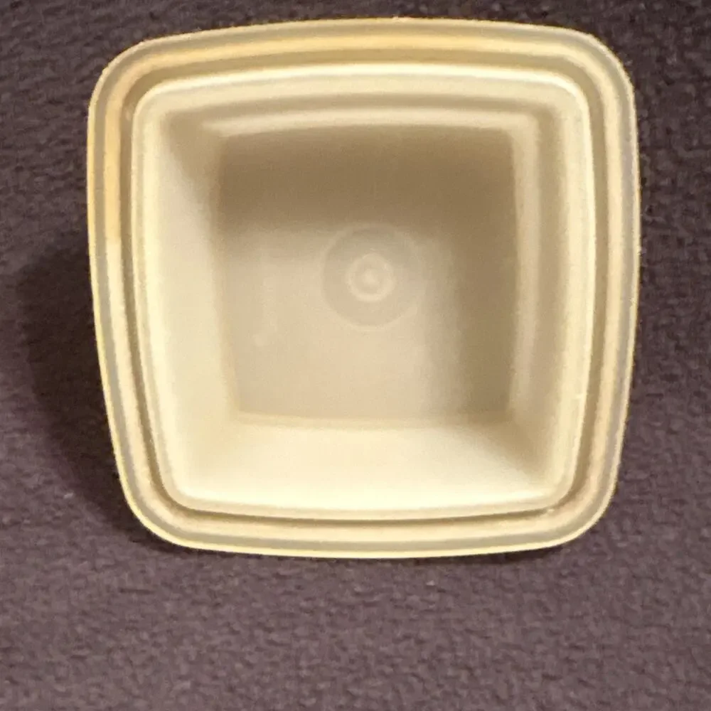 Tupperware 1330-5 Vintage Square Storage Container Snap Lid Green/Beige 1330ml